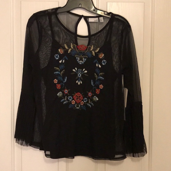 🔅🆕 Embroidered Mesh Ruffle Sleeve Blouse🔅 - Picture 3 of 3